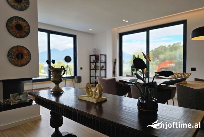 Shtepi me qera Vila Luksoze ne Tirane, 6+1, Mobilimi E mobiluar, Pagesa 6,500  Euro.