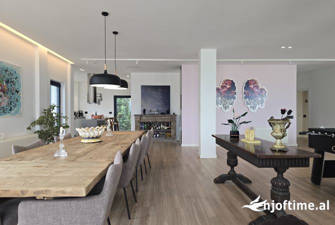 Shtepi me qera Vila Luksoze ne Tirane, 6+1, Mobilimi E mobiluar, Pagesa 6,500  Euro.