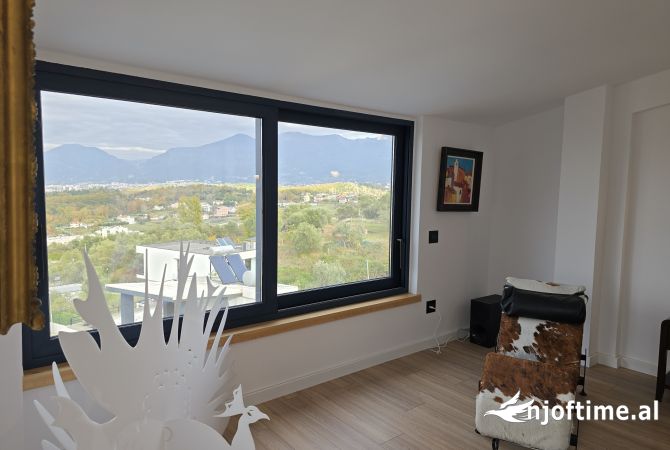 Shtepi me qera Vila Luksoze ne Tirane, 6+1, Mobilimi E mobiluar, Pagesa 6,500  Euro.