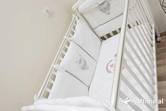 Veshje dhe Aksesor per Femije  ne Tirane - 19,900 Leke