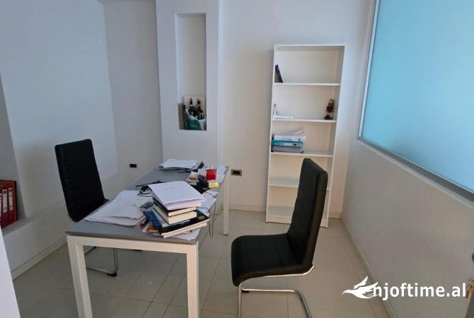 Ambient biznesi ne shitje 3+1 ne Tirane - 340,000 Euro