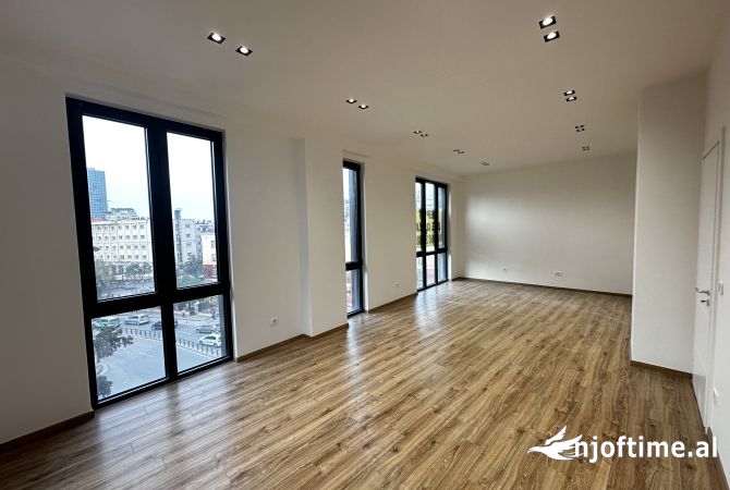 Ambient biznesi me qera 3+1 ne Tirane - 1,300 Euro