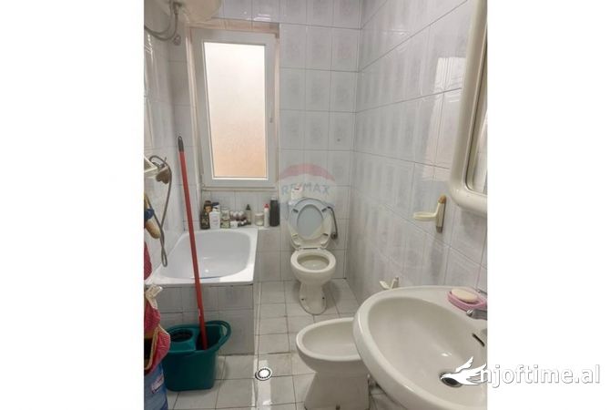 Shtepi ne shitje Apartament ne Tirane, 1+1, Mobilimi E mobiluar, Pagesa 95,000  Euro.