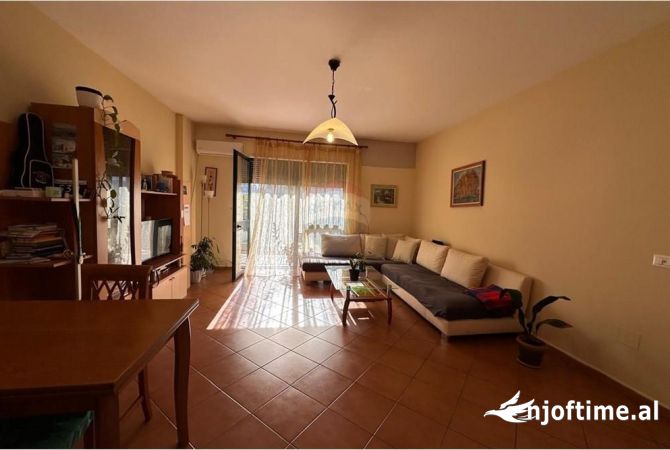 Shtepi me qera Apartament ne Tirane, 1+1, Mobilimi E mobiluar, Pagesa 620  Euro.