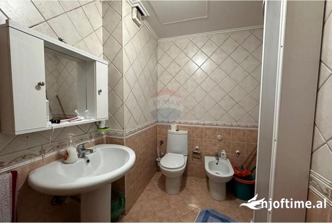Shtepi me qera Apartament ne Tirane, 1+1, Mobilimi E mobiluar, Pagesa 620  Euro.
