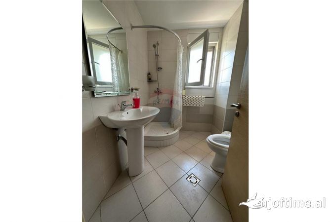 Shtepi me qera Apartament ne Tirane, 1+1, Mobilimi E mobiluar, Pagesa 550  Euro.