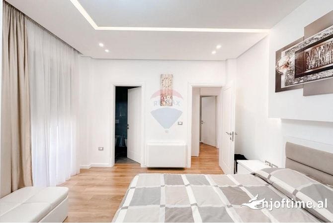 Shtepi ne shitje Apartament ne Tirane, 3+1, Mobilimi E mobiluar, Pagesa 295,000  Euro.