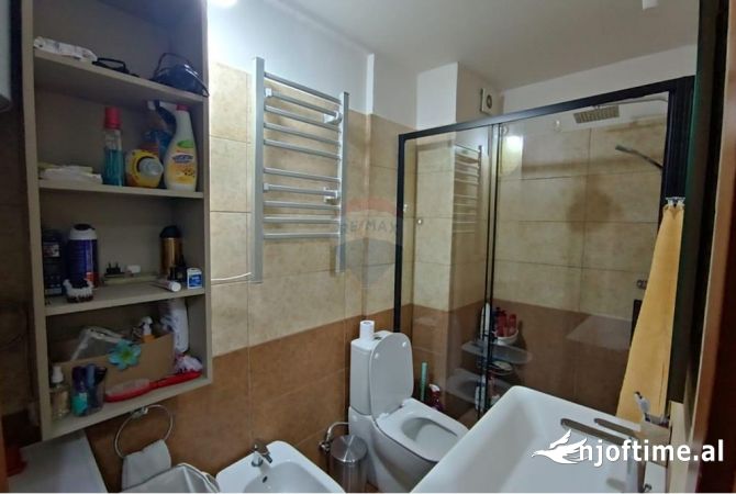 Shtepi ne shitje Apartament ne Tirane, 1+1, Mobilimi E mobiluar, Pagesa 140,000  Euro.