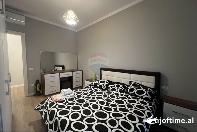 Shtepi me qera Apartament ne Tirane, 1+1, Mobilimi E mobiluar, Pagesa 800  Euro.