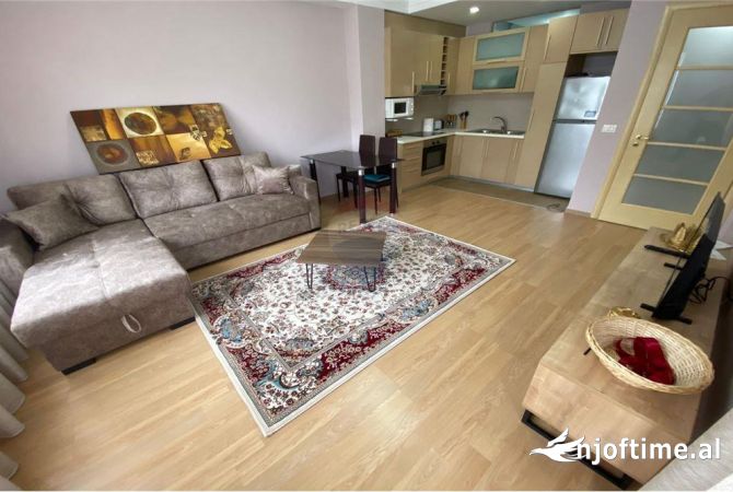 Shtepi me qera 1+1 ne Tirane - 800 Euro