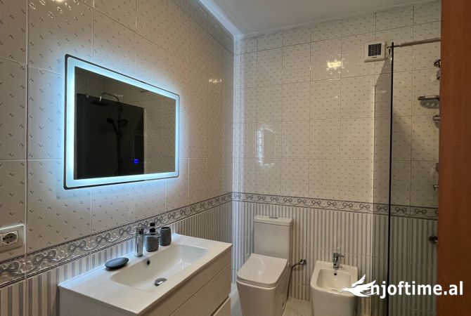 Shtepi me qera Apartament ne Tirane, 2+1, Mobilimi E mobiluar, Pagesa 700  Euro.