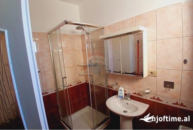 Shtepi me qera Apartament ne Tirane, 1+1, Mobilimi E mobiluar, Pagesa 700  Euro.