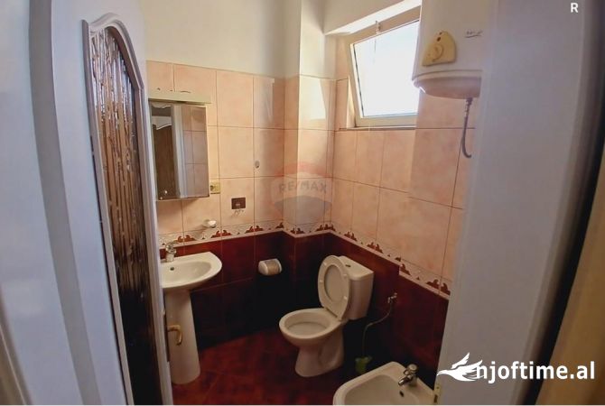 Shtepi me qera Apartament ne Tirane, 1+1, Mobilimi E mobiluar, Pagesa 700  Euro.
