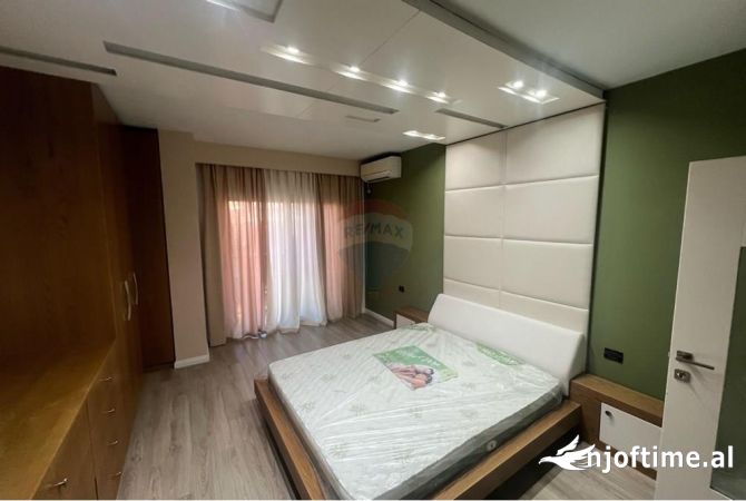 Shtepi me qera Apartament ne Tirane, 1+1, Mobilimi E mobiluar, Pagesa 700  Euro.