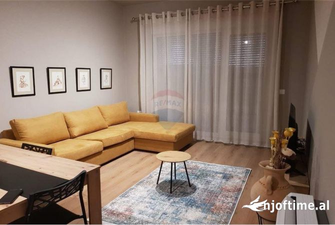 Shtepi me qera 2+1 ne Tirane - 700 Euro