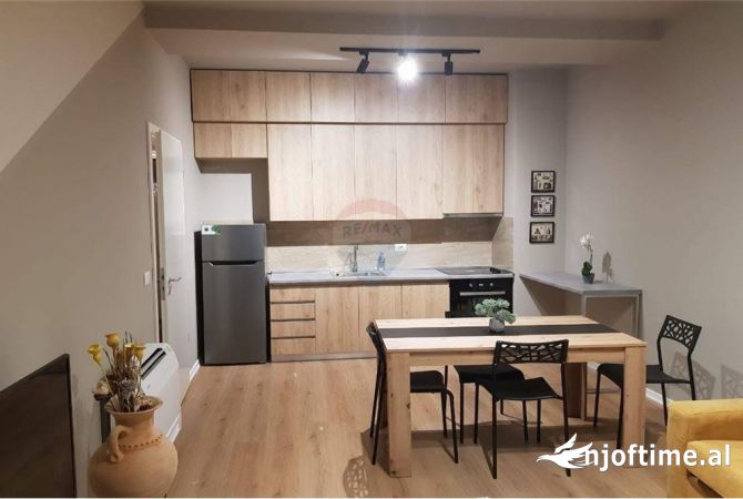 Shtepi me qera 2+1 ne Tirane - 700 Euro
