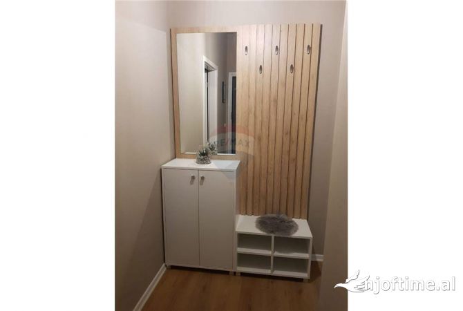 Shtepi me qera Apartament ne Tirane, 2+1, Mobilimi E mobiluar, Pagesa 700  Euro.