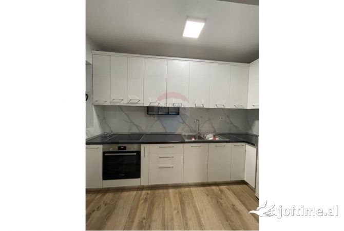 Shtepi me qera Apartament ne Tirane, 1+1, Mobilimi E mobiluar, Pagesa 600  Euro.