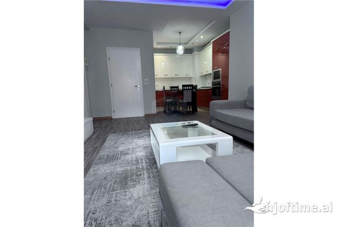 Shtepi me qera 3+1 ne Tirane - 650 Euro