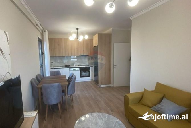 Shtepi me qera 2+1 ne Tirane - 700 Euro
