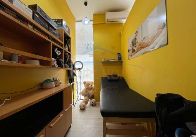 Shitet, Biznesi, Unaza e Re. UNA41761