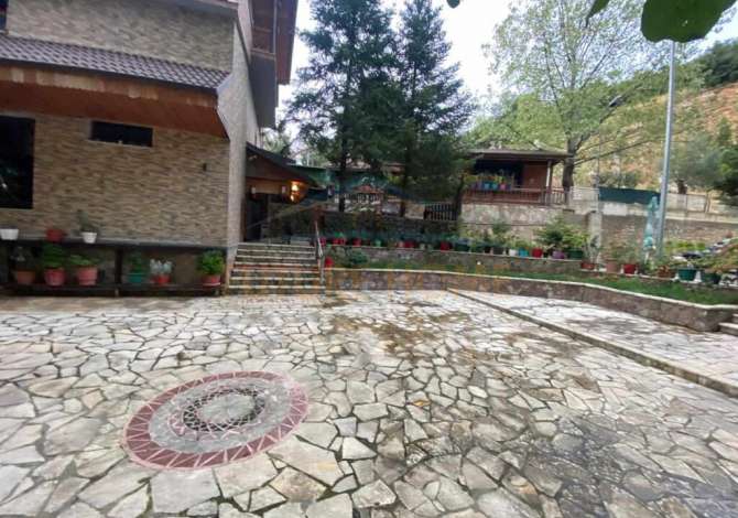Business Property in Sale 2+1 in Tirana - 2,500,000 Euro