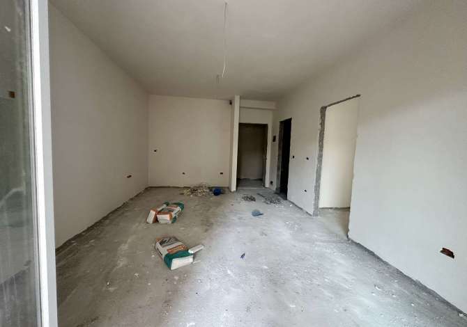 Shtepi ne shitje Apartament ne Tirane, 1+1, Mobilimi Bosh, pa mobiluar, Pagesa 118,932  Euro.