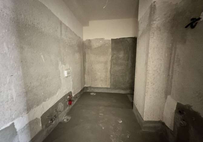 Shtepi ne shitje Apartament ne Tirane, 1+1, Mobilimi Bosh, pa mobiluar, Pagesa 118,932  Euro.