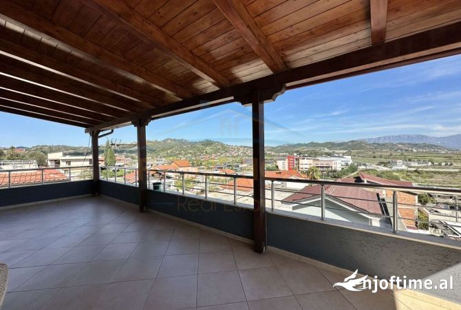 Shtepi ne shitje Apartament ne Tirane, 4+1, Mobilimi E mobiluar, Pagesa 350,000  Euro.