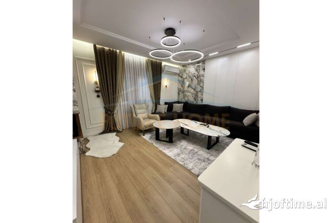 Shtepi ne shitje Apartament ne Tirane, 4+1, Mobilimi E mobiluar, Pagesa 350,000  Euro.