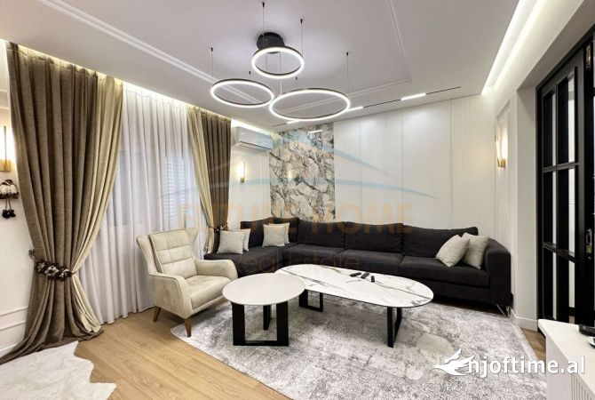 Shtepi ne shitje Apartament ne Tirane, 4+1, Mobilimi E mobiluar, Pagesa 350,000  Euro.