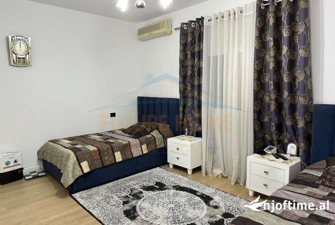 Shtepi ne shitje Apartament ne Tirane, 4+1, Mobilimi E mobiluar, Pagesa 350,000  Euro.