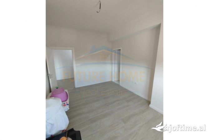 Shtepi ne shitje Apartament ne Tirane, 2+1, Mobilimi Bosh, pa mobiluar, Pagesa 231,480  Euro.