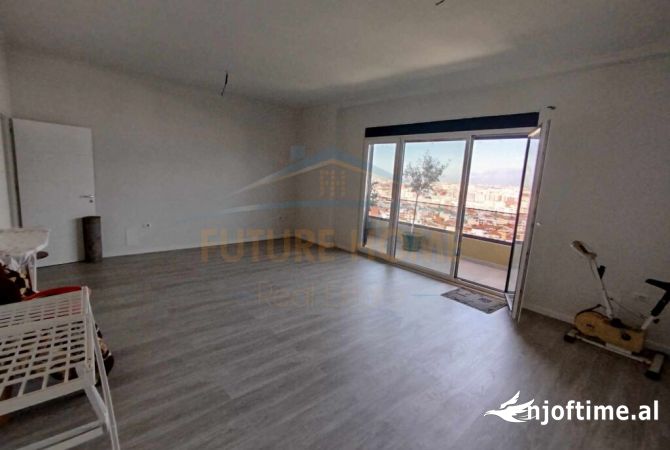Shtepi ne shitje Apartament ne Tirane, 2+1, Mobilimi Bosh, pa mobiluar, Pagesa 231,480  Euro.