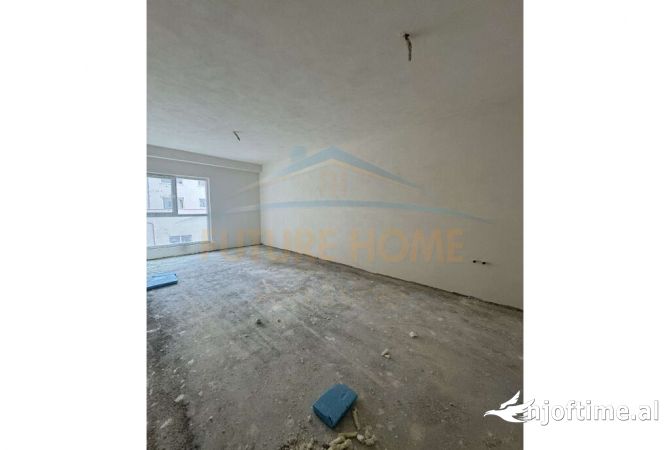 Shtepi ne shitje Apartament ne Tirane, 2+1, Mobilimi Bosh, pa mobiluar, Pagesa 164,000  Euro.