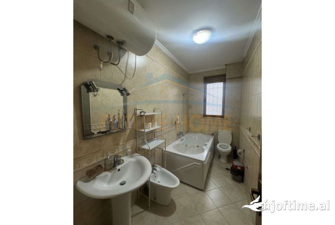 Shtepi me qera Apartament ne Tirane, 2+1, Mobilimi E mobiluar, Pagesa 480  Euro.