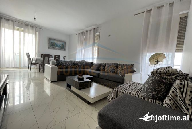 Shtepi me qera 4+1 ne Tirane - 600 Euro