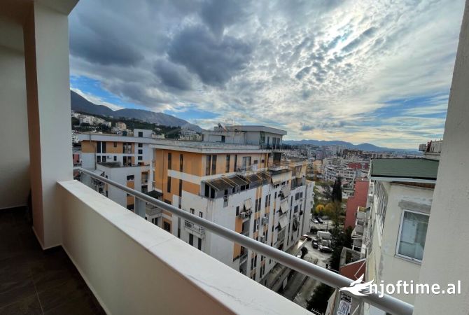 Shtepi me qera Apartament ne Tirane, 4+1, Mobilimi E mobiluar, Pagesa 600  Euro.