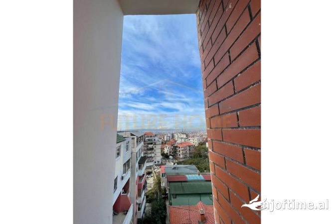 Shtepi me qera Apartament ne Tirane, 4+1, Mobilimi E mobiluar, Pagesa 600  Euro.