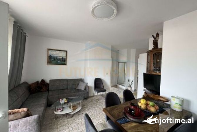 Shtepi ne shitje Apartament ne Tirane, 2+1, Mobilimi E mobiluar, Pagesa 155,000  Euro.