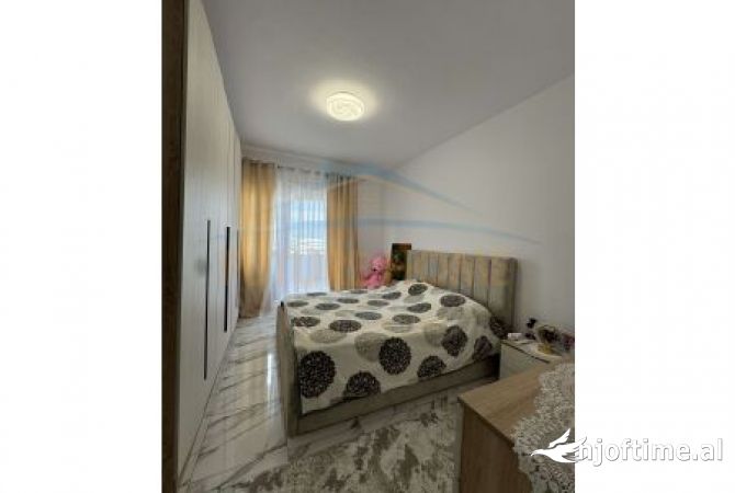 Shtepi ne shitje Apartament ne Tirane, 2+1, Mobilimi E mobiluar, Pagesa 155,000  Euro.