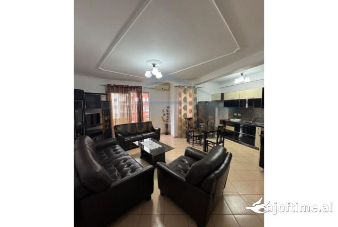 Shtepi me qera 2+1 ne Tirane - 530 Euro