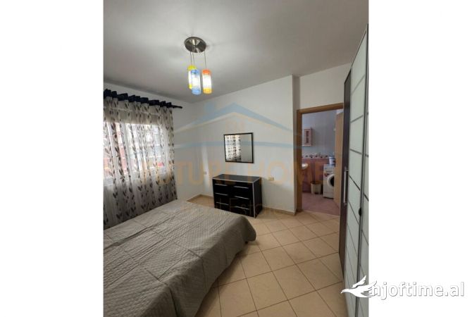 Shtepi me qera Apartament ne Tirane, 2+1, Mobilimi E mobiluar, Pagesa 530  Euro.