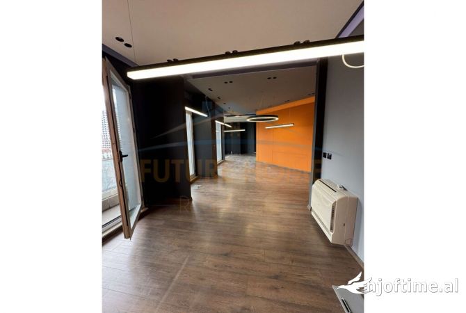 Ambient biznesi me qera 3+1 ne Tirane - 1,470 Euro