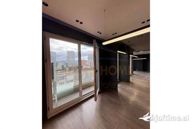 Ambient biznesi me qera 3+1 ne Tirane - 1,470 Euro