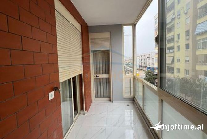 Shtepi me qera Apartament ne Tirane, 1+1, Mobilimi E mobiluar, Pagesa 550  Euro.