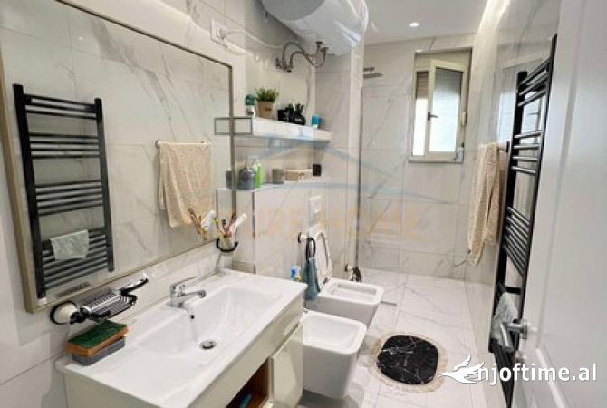 Shtepi me qera Apartament ne Tirane, 1+1, Mobilimi E mobiluar, Pagesa 550  Euro.