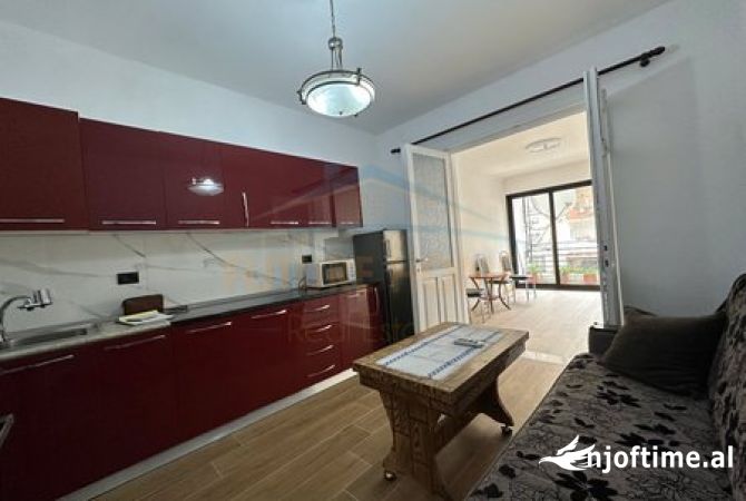 Shtepi me qera 3+1 ne Tirane - 900 Euro