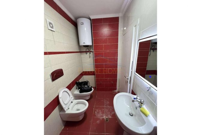 Shtepi ne shitje Apartament ne Tirane, 1+1, Mobilimi Bosh, pa mobiluar, Pagesa 86,000  Euro.