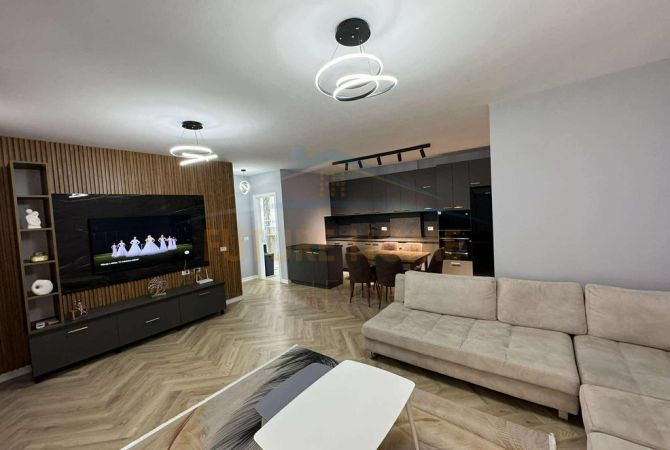 Shtepi me qera 1+1 ne Tirane - 420 Euro